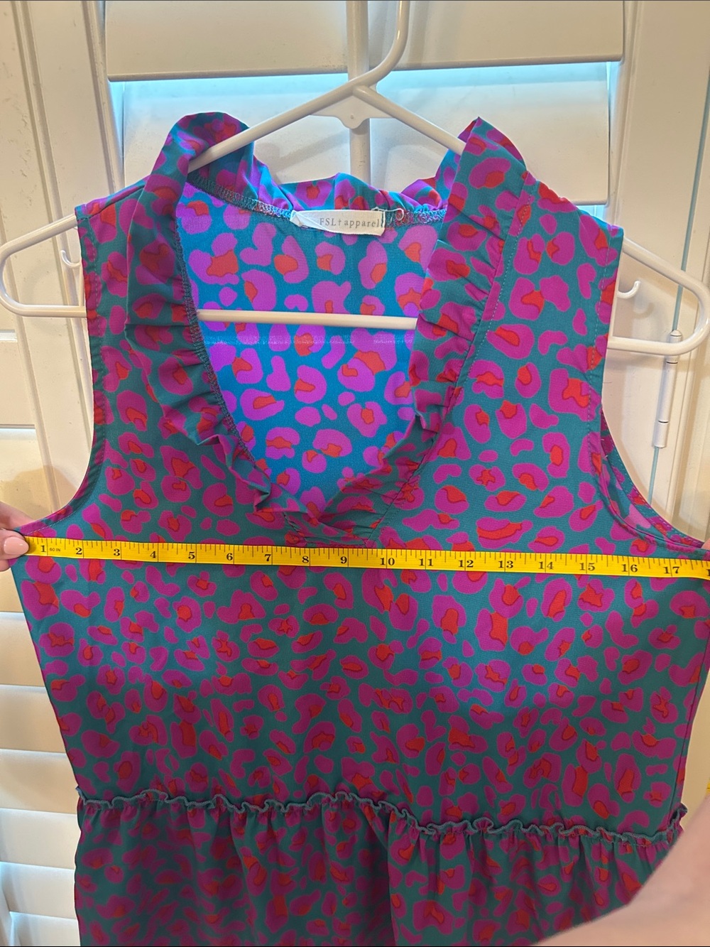 Sleeveless Ruffle V-Neck blouse - Picture 6 of 8